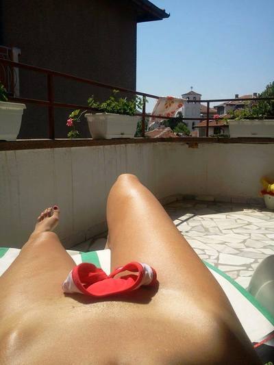 Kelley, 29 in New Jersey | Younger Adult Woman, Older Men