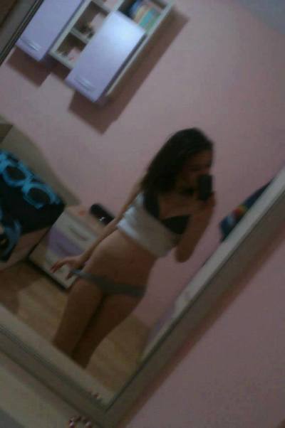 Julia (29) from Virginia | Private Casual Meetup Profile