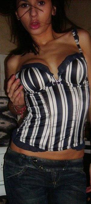 Local New Hampshire Profile: Joyce (30) | Older Men Welcome