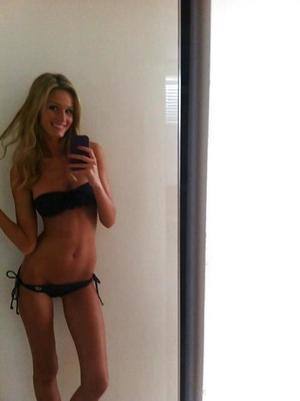 Meet Sylvia (18) from Pennsylvania | Explicit Casual Dating