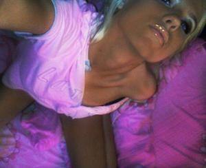 Ashlyn, 18, Ontario | No-Nonsense Hookup Profile