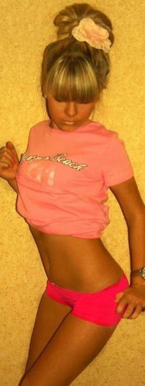 Phoebe, 27, Alberta | No-Nonsense Hookup Profile