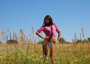 Julie, 27, Alberta | No-Nonsense Hookup Profile