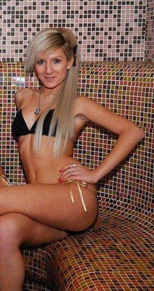 Profile image of Lindsay, 21, from Ontario