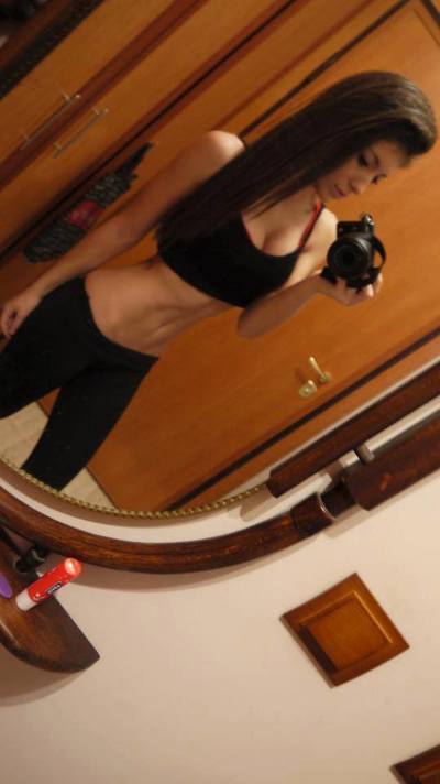 Meet Juliana (26) from Quebec | Explicit Casual Dating