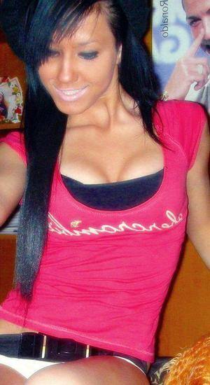 Meet Ember (20) from Ontario | Explicit Casual Dating