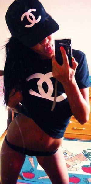 Meet Evelyn (26) from California | Explicit Casual Dating
