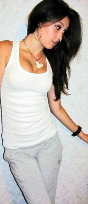 Michaela (19) from Milwaukee, WI profile image