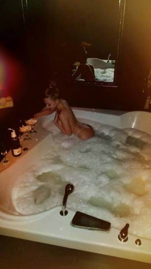 Evelynn, 29, profile image for Ontario dating page