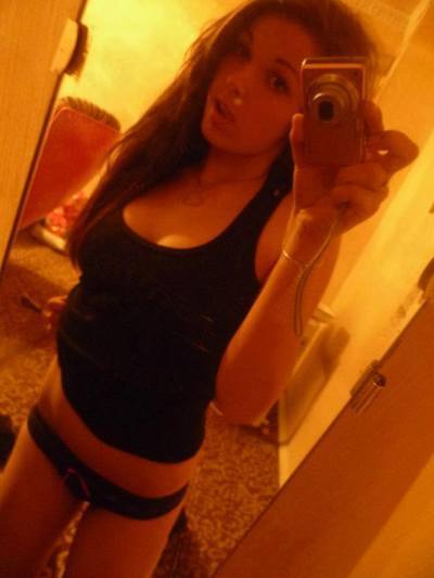 Violet, 29, profile image for Sacramento, CA dating page
