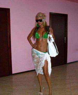 Meet Lucia (29) from Alberta | Explicit Casual Dating