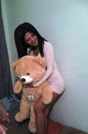 Cayla, 27, Ontario | No-Nonsense Hookup Profile