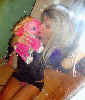 Adult dating profile photo of Alissa (24) in San Antonio, TX