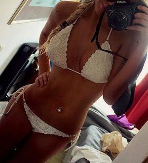 Genoveva from Wisconsin is looking for adult webcam chat
