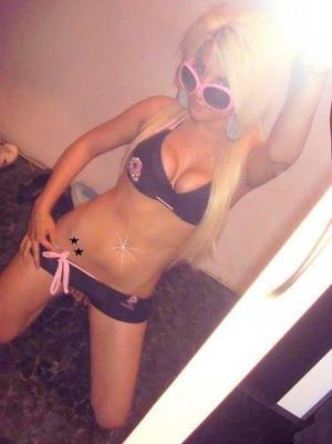 Sondra from North Carolina is looking for adult webcam chat