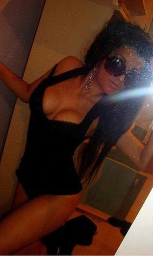 Yessenia from Kansas is interested in nsa sex with a nice, young man