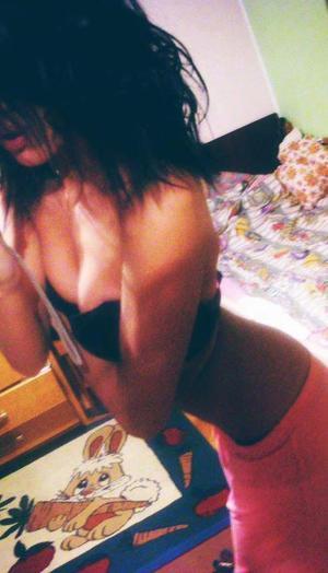 Margrett from North Carolina is looking for adult webcam chat