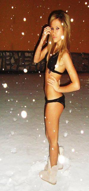Euna from Missouri is looking for adult webcam chat