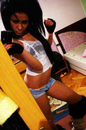 Adah from North Carolina is looking for adult webcam chat