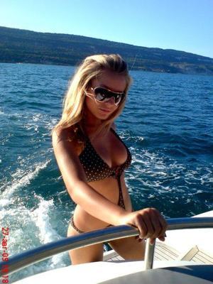 Lanette from Sperryville, Virginia is looking for adult webcam chat