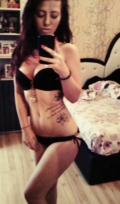 Leonie from Maine is looking for adult webcam chat