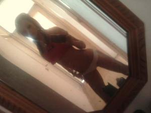 Genoveva from Alabama is looking for adult webcam chat